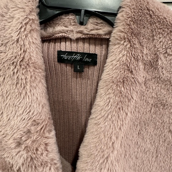 Cozy and elegant vest, rose color. - Picture 3 of 3